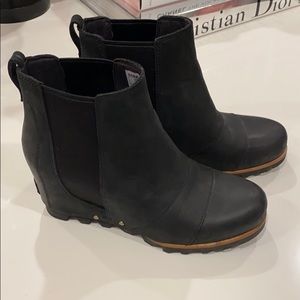 Sorel Lea wedge bootie